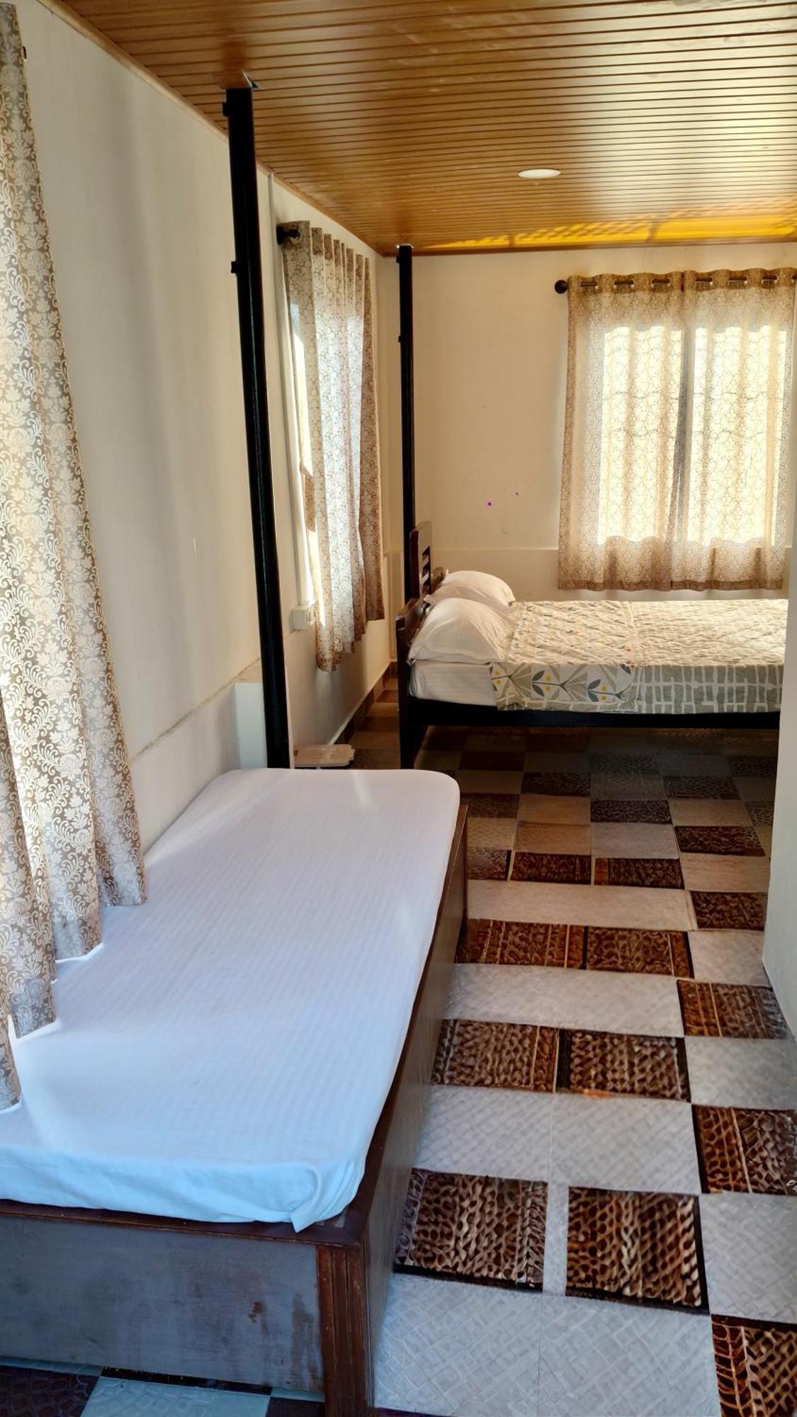Flintstone Home Kushālnagar Εξωτερικό φωτογραφία